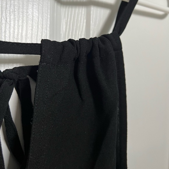 Abercrombie and Fitch - Black Flowy Tank - XS - Picture 5 of 7